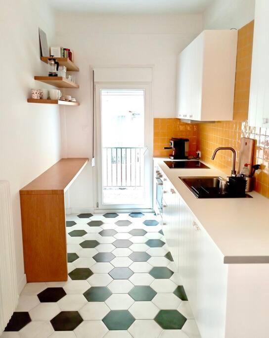 Stylish City Flat Near Promenade Thessaloniki Exterior foto